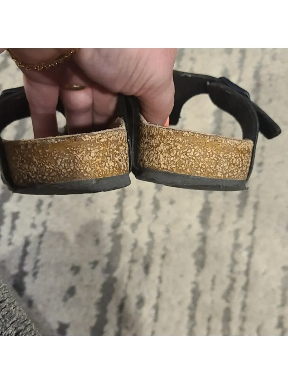 Birkenstock Gizeh black leather sandals